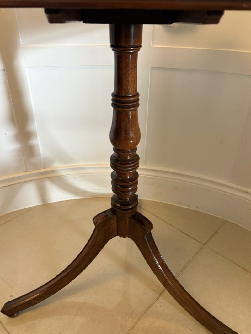 Antique Georgian Mahogany Tilt Top Tripod Table / Lamp Table with Turned Column - Image 5